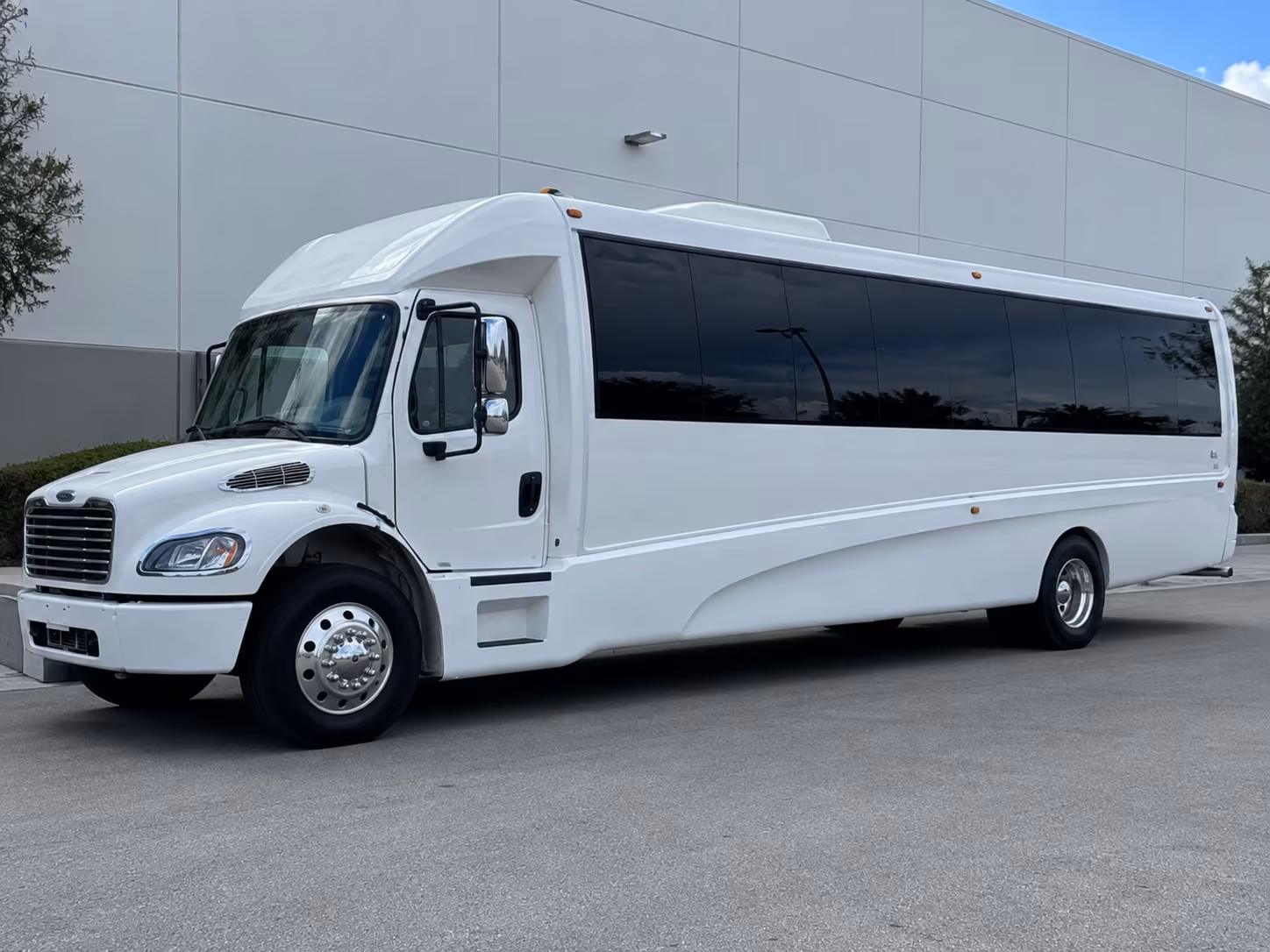 find your vista quinceanera sweet 16 party bus