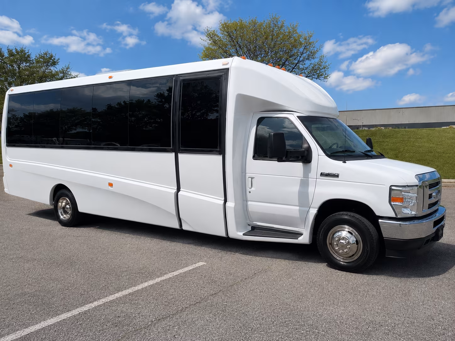 shuttle guests to temecula wine country weddings with ease